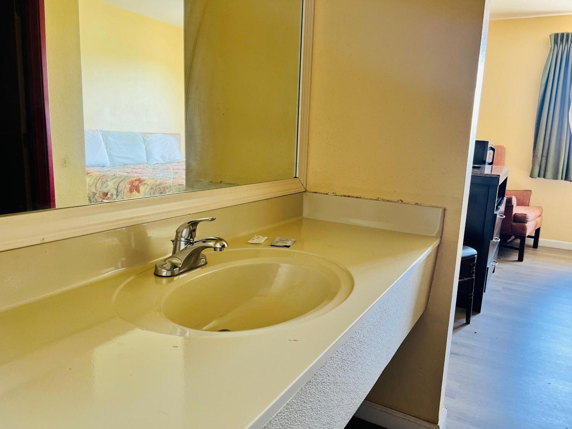 Rosewood Inn By Oyo Union City I-69 エクステリア 写真