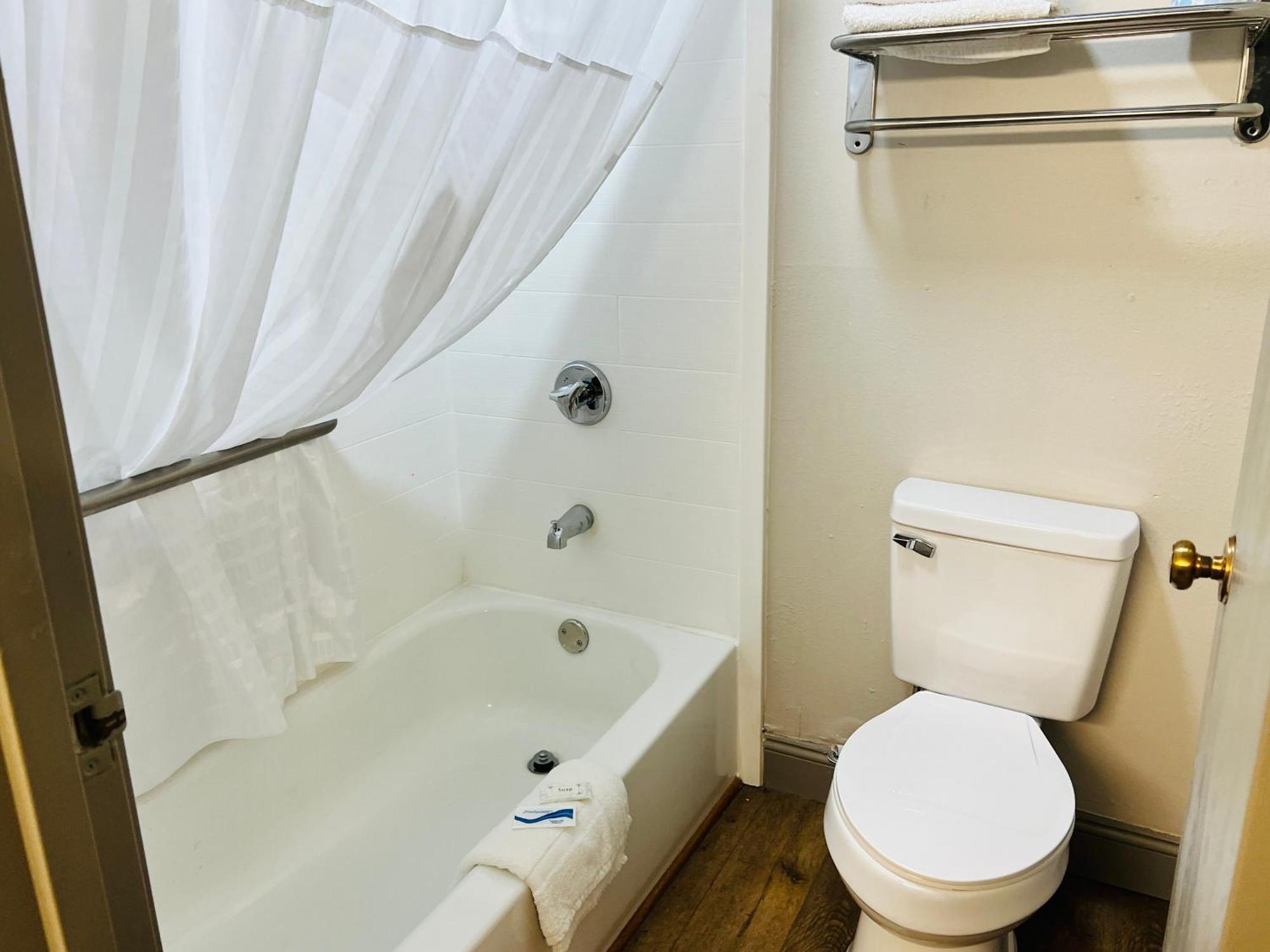 Rosewood Inn By Oyo Union City I-69 エクステリア 写真